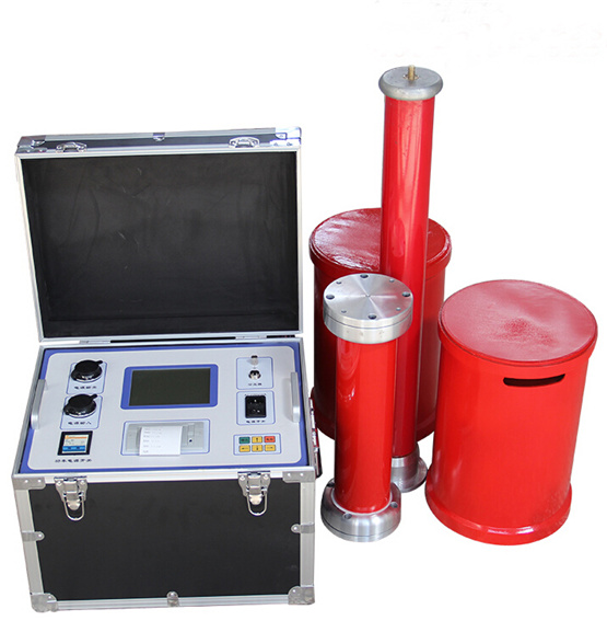 LCCL-2000交流耐壓諧振設備主要針對10kV、35kV、110kV、220kV、變電站及線路等所有電氣主設備的交流耐壓試驗設計制造。電抗器采用多只分開設計，既可滿足高電壓、小電流的設備試驗條件要求，又能滿足低電壓的交流耐壓試驗要求，具有較寬的適用范圍，是地、市、縣級高壓試驗部門及電力安裝、修試工程單位理想的耐壓設備。