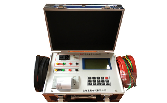 用變比電橋測量變壓器的變比,操作過程繁瑣,測量范圍狹窄,已經(jīng)不適應(yīng)現(xiàn)代測量的快節(jié)奏、高效率的要求。為此,我公司采用現(xiàn)代電子技術(shù),研制出了新一代LCBZC全自動(dòng)變壓器變比組別測試儀。